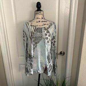 Chico’s Patterned Knit Top. NWOT